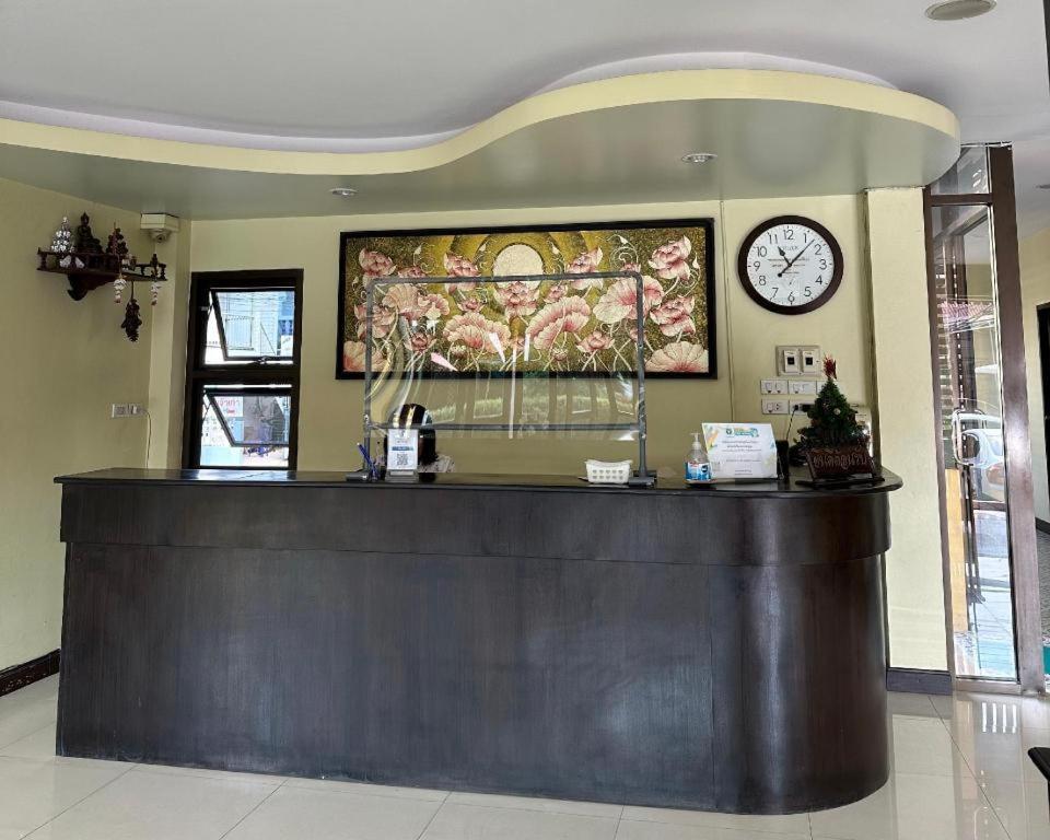 Ponburi Hotel Нан Экстерьер фото