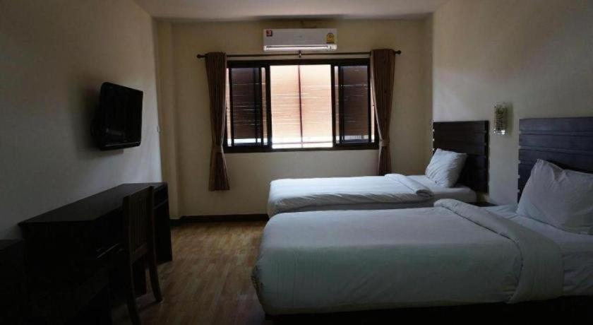 Ponburi Hotel Нан Экстерьер фото