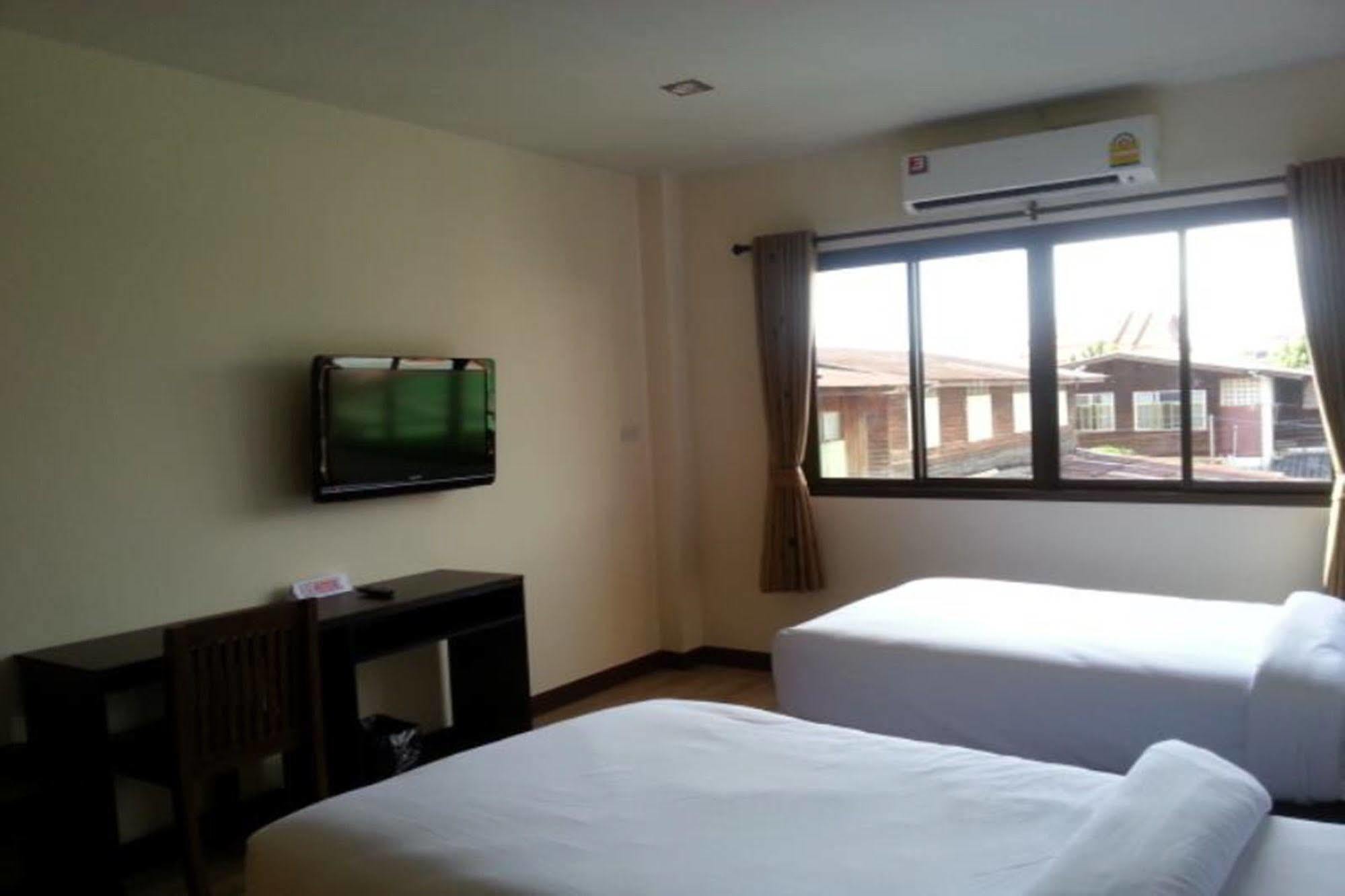 Ponburi Hotel Нан Экстерьер фото